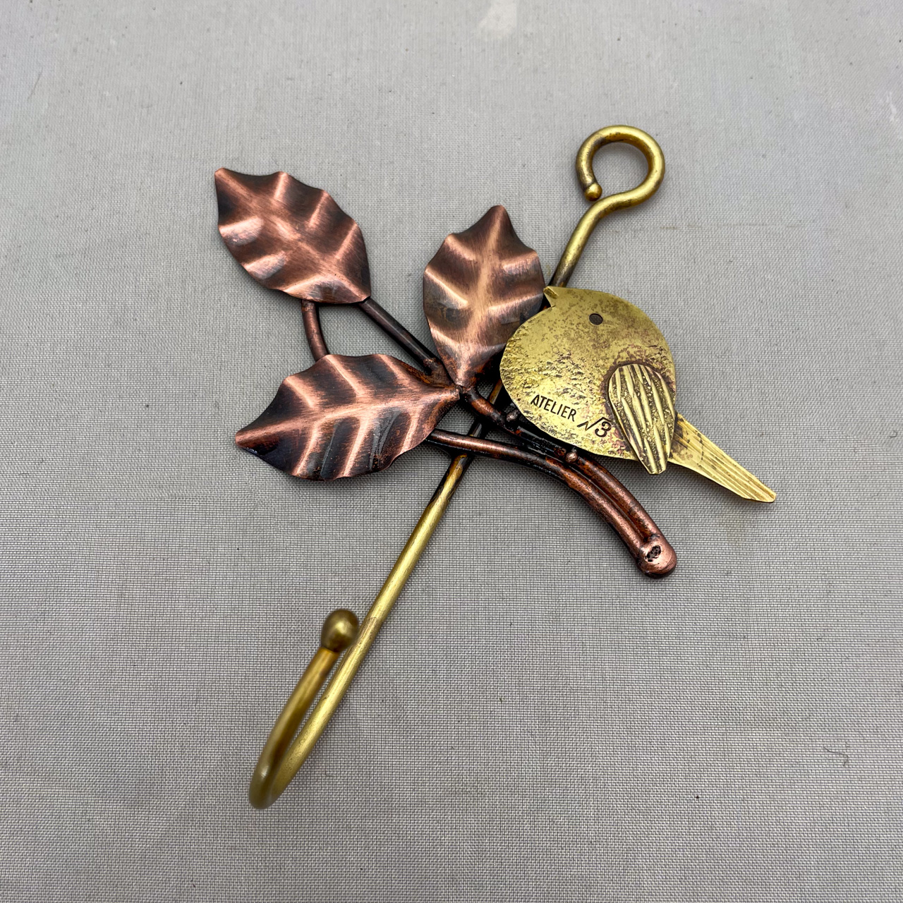 シマエナガの壁掛けフック（横向） | アトリエ ルート スリー