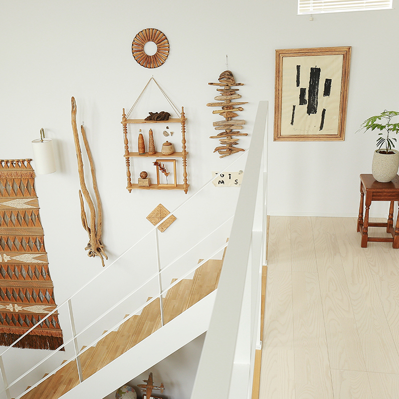 お家で使ってみた-スタッフ3名が復刻家具ウォールシェルフ H/Aを