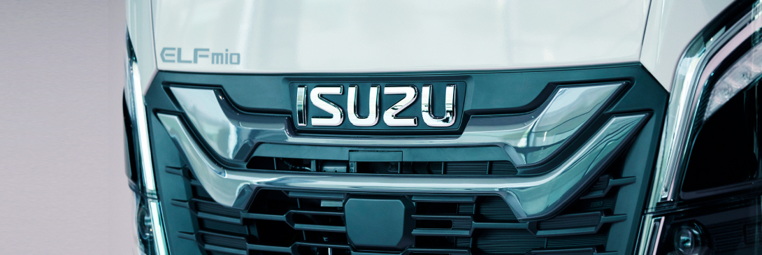いすゞ 自動車 ISUZU 社章 バッジ 4点セット いすゞ 自動車 ISUZU 社章