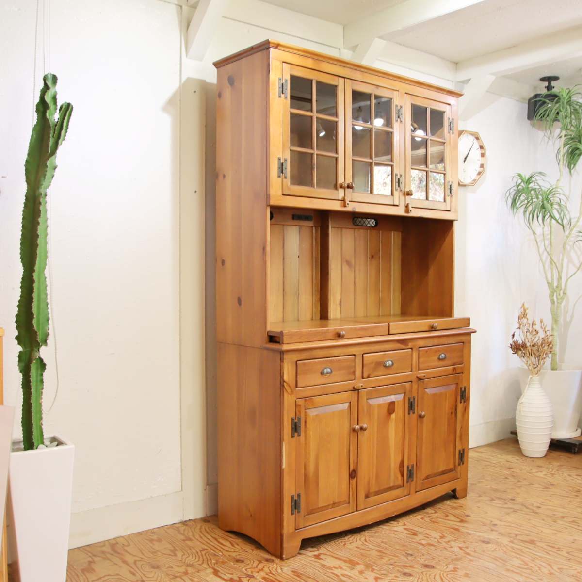 アンファン / Enfant 食器棚 キッチンボード カップボード コンセント