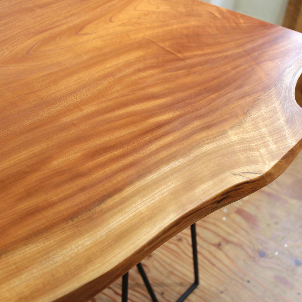一枚板テーブル ダイニングテーブル ケヤキ 耳付き 欅 中古