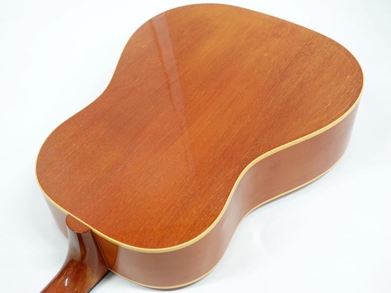 【再値下げ】 Gibson J-50 2000年代製 ハードケース付き Gibson J-50 2000年製 税込販売価格 ￥216,000- 中古 2000年製の”J-50