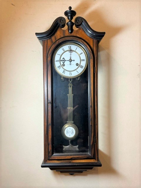 昔懐かしいアンティーク柱時計をお届け|WATERBURY