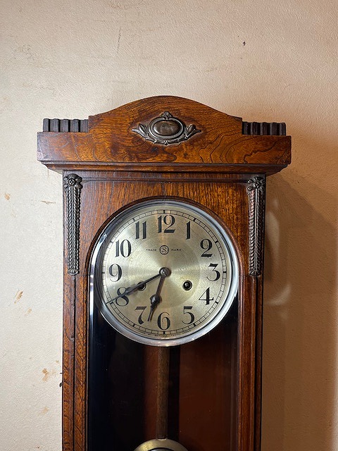 昔懐かしいアンティーク柱時計をお届け|WATERBURY