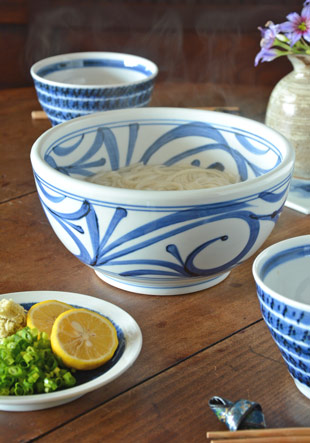 砥部焼の和食器 梅山窯の大鉢 【砥部工房 からくさ】