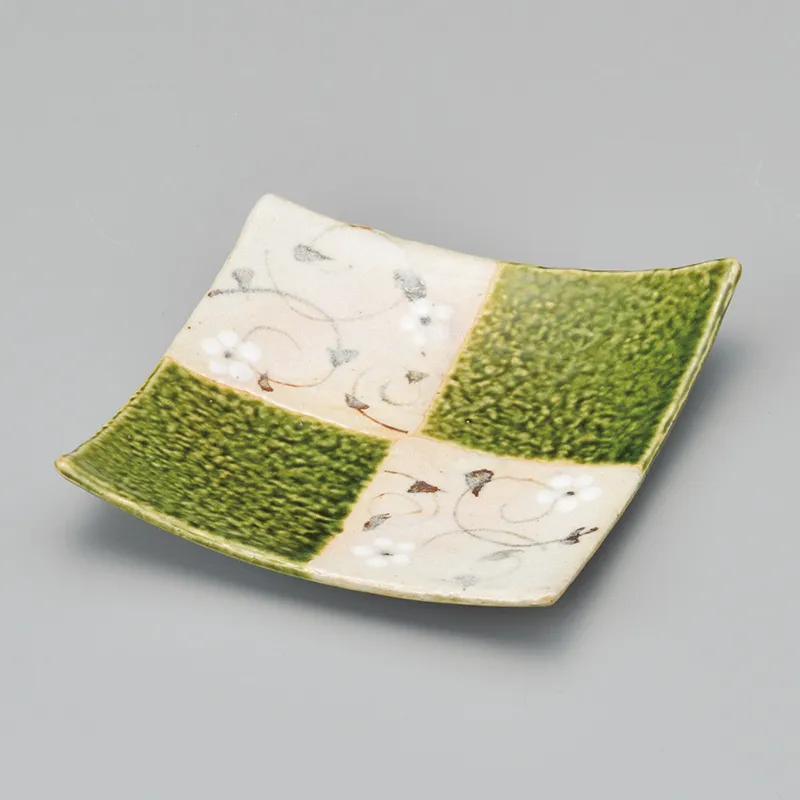 志野織部 八角盛皿 唐草絵(和風変形皿(中サイズ))|食器通販の陶磁庵