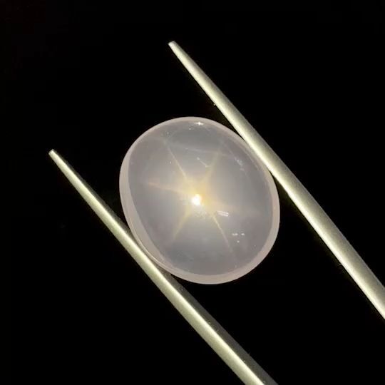 スターローズクォーツ(宝石名スター・ローズ・クォーツ) マダガスカル