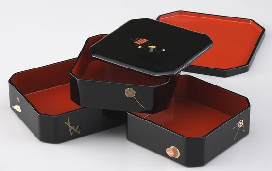 三段重・玩具蒔絵 385,000円（税込） | 輪島塗の塗師屋 輪島漆器大雅堂