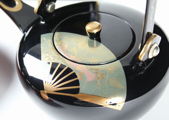 屠蘇器 金縁・扇面源氏香蒔絵 1,320,000円（税込） | 輪島塗の塗師屋