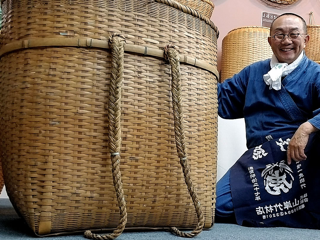大きな竹の背負い籠 - 竹虎四代目がゆく！