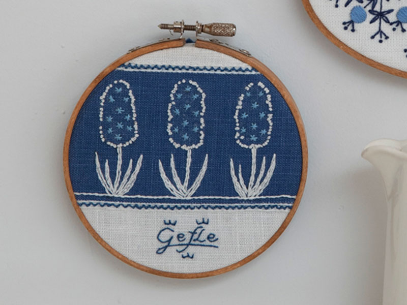 青木和子の小さな刺しゅうの旅: 本｜手づくりタウン by 日本ヴォーグ社