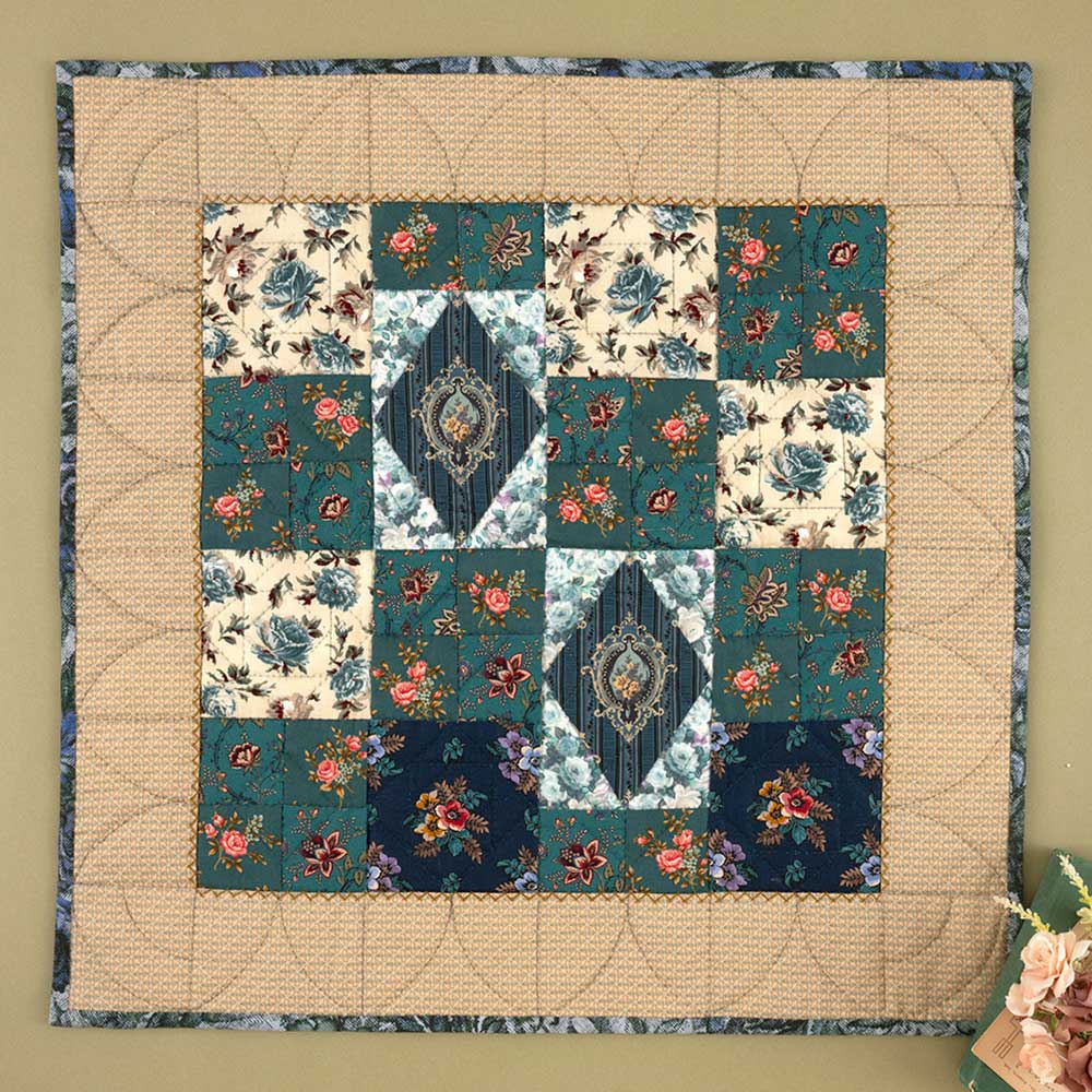 アンティークな四角つなぎのタペストリー: キット｜手づくりタウン by