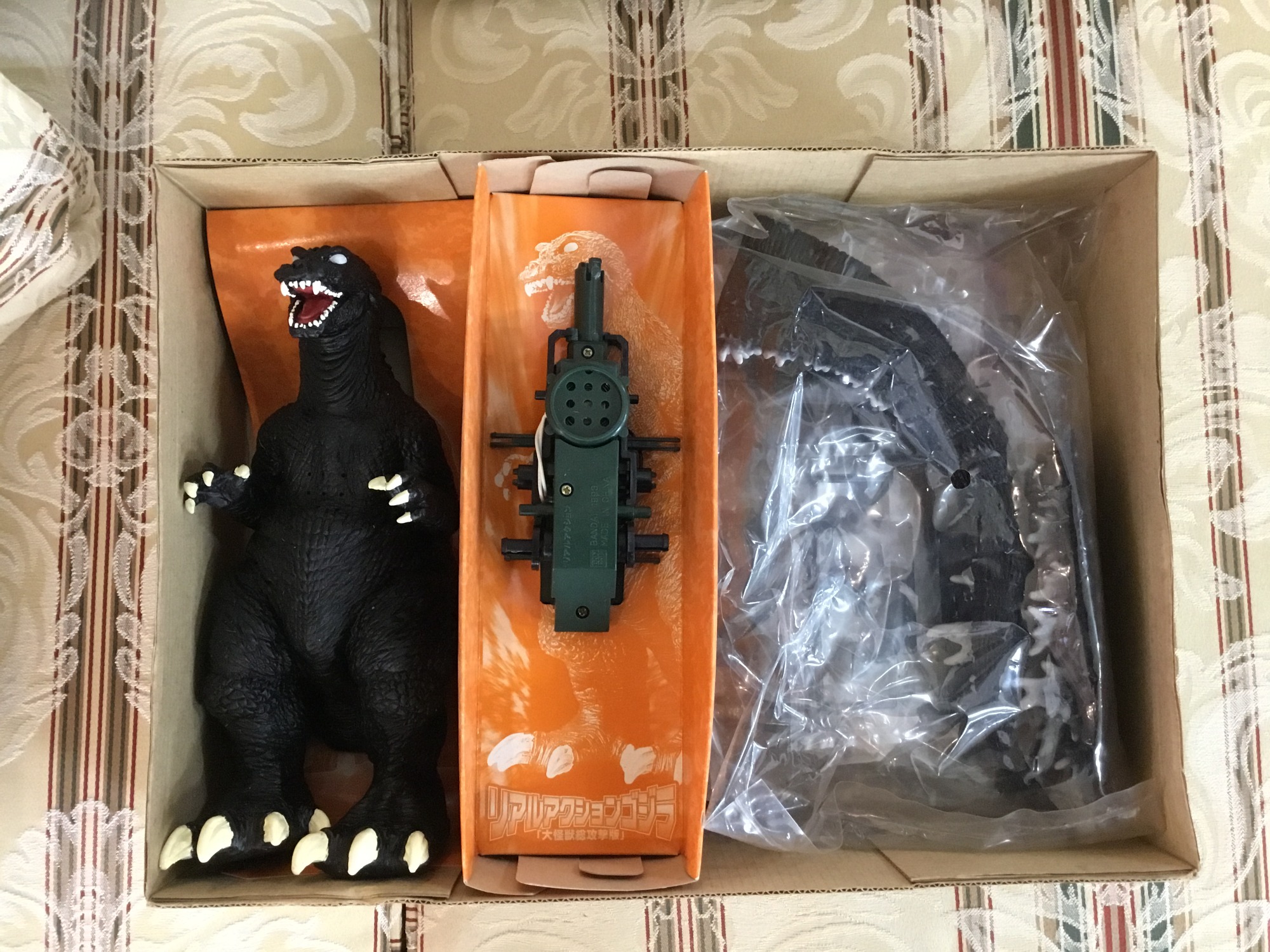 プラモデル リアルアクションゴジラ モスラ キングギドラ 大怪獣総攻撃