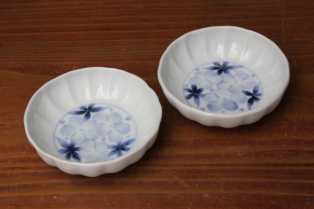 京都府舞鶴市で作陶されている村山朋子（真泥）さんの渕サビ型打花小鉢