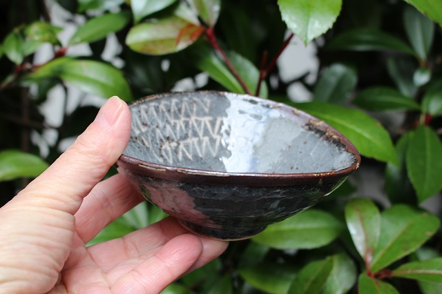 岐阜県土岐市の三浦繁久さんの鼠志野編笠向付 うつわ家膳｜人気作家