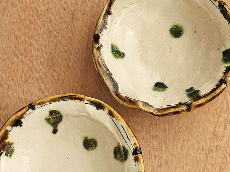 山本一仁・白化粧線刻織部ふらしリム皿鉢／中皿/中鉢｜和食器・種類