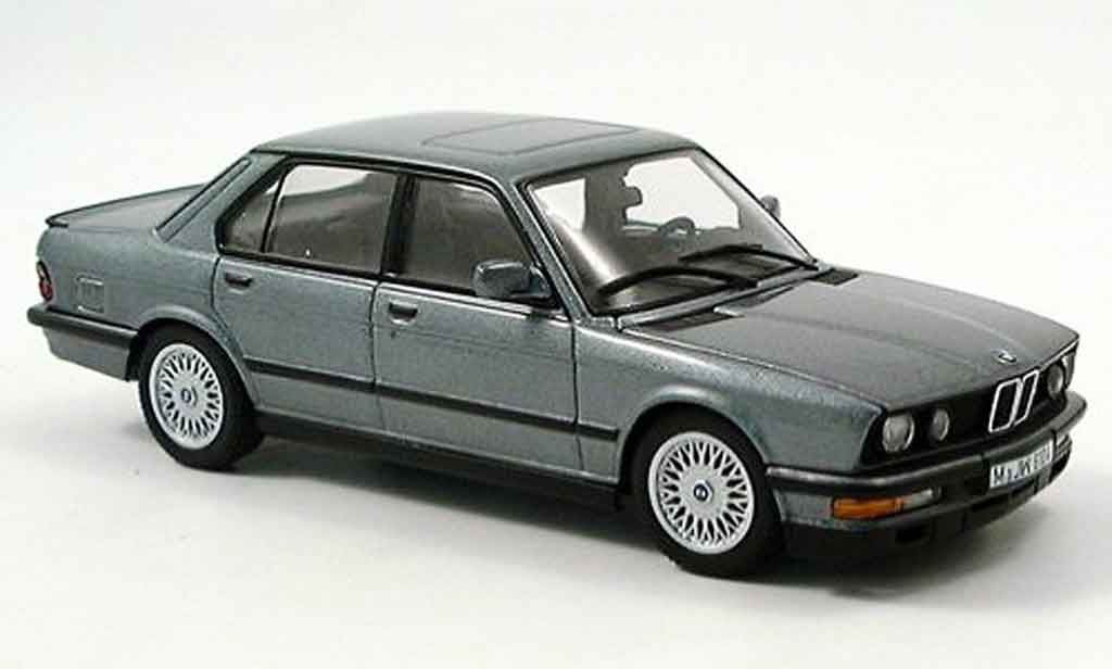 Bmw M5 E28 autoart 1/43 - Voiture-miniature.com