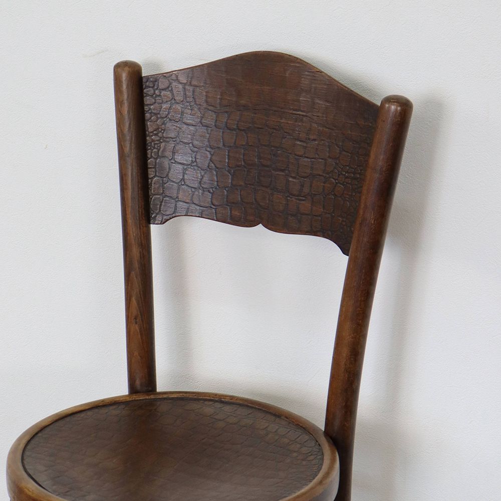 クロコ模様です♪ ベントウッドチェア／THONET AA1-NNBW-007
