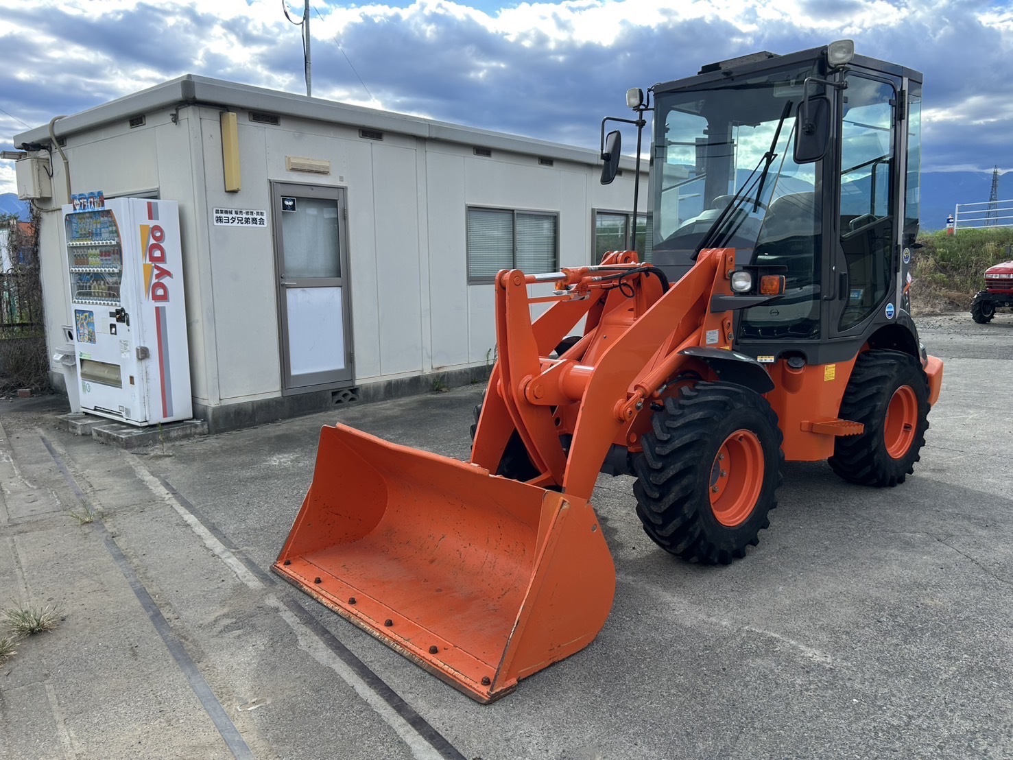 日立 ホイールローダー《ZW30》 ￥3,500,000 | 株式会社ヨダ兄弟商会