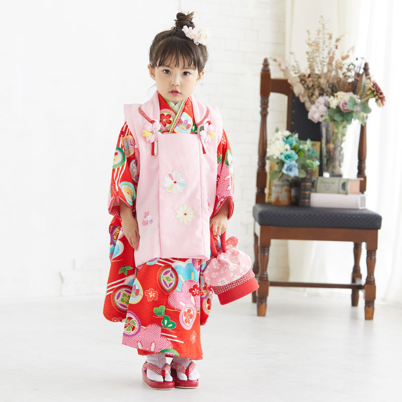 七五三被布 : 式部浪漫 K078 【三歳女児被布】ピンク×赤 松にカスミ