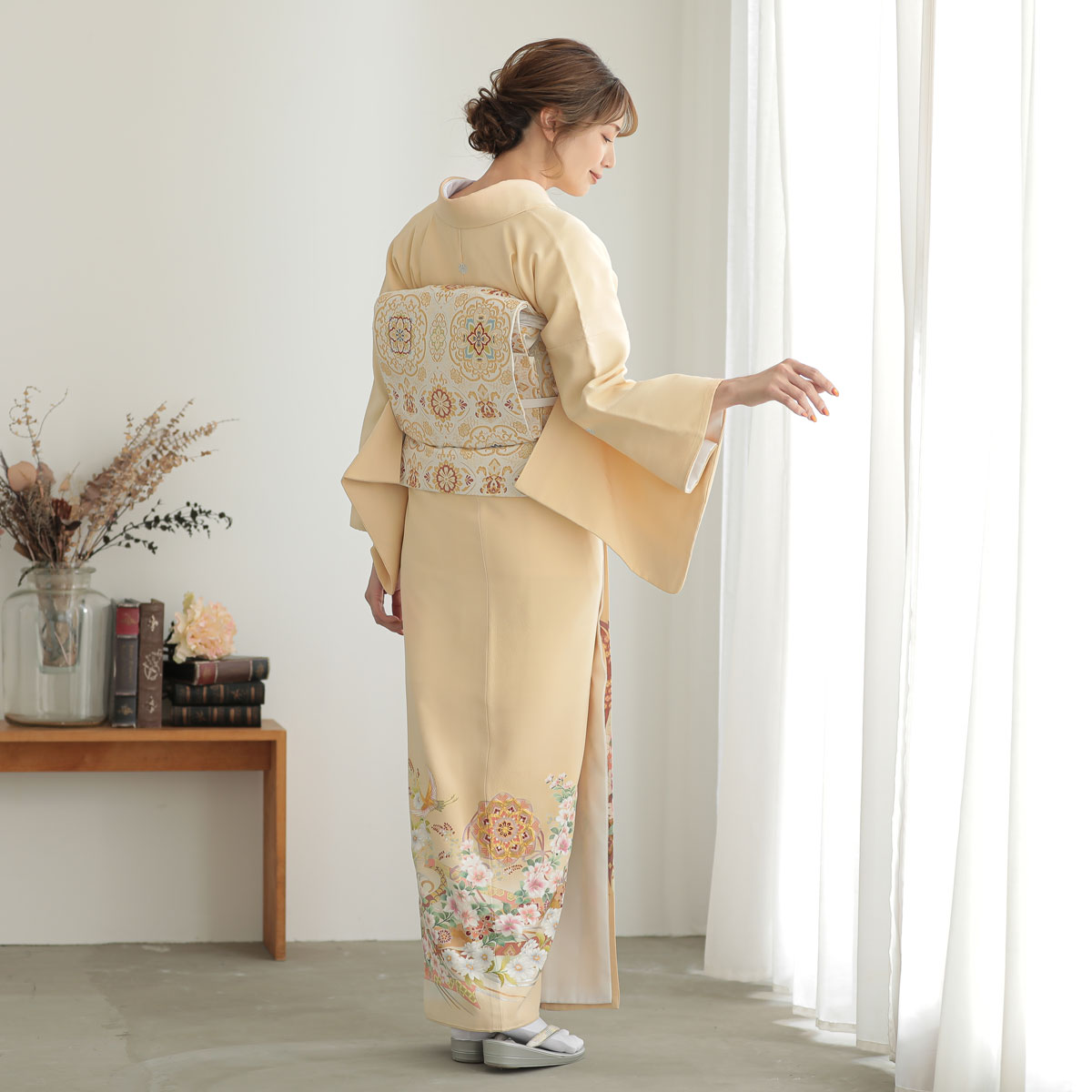 色留袖：E234 クリーム 華紋に鶴と蔓帯| 色留袖レンタル │ 京都着物