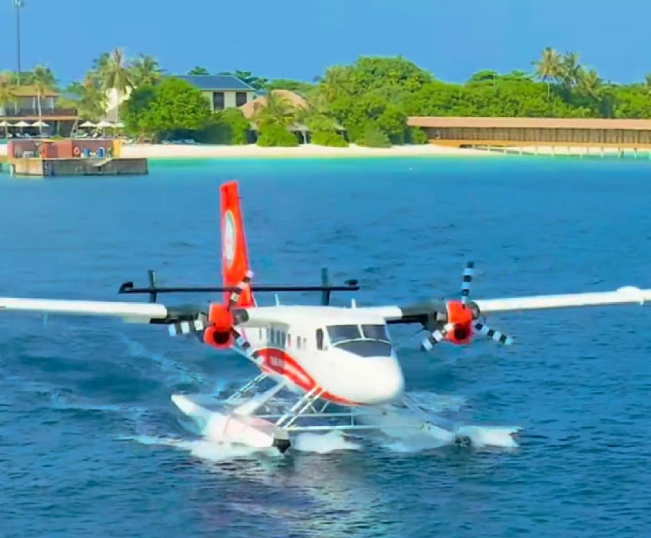 タイ初の水上飛行機プロジェクト始動。クラダン島で実証実験。 | タイ