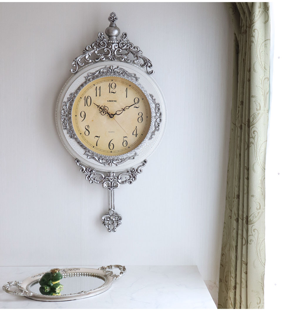 アンティークロココ 振り子付きウォールクロック(壁掛け時計) ホワイト