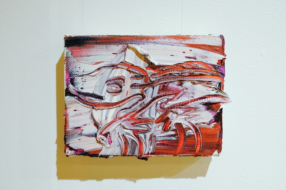 川内理香子「Colours in summer」｜絵の具の質感に刻まれた神話の動物