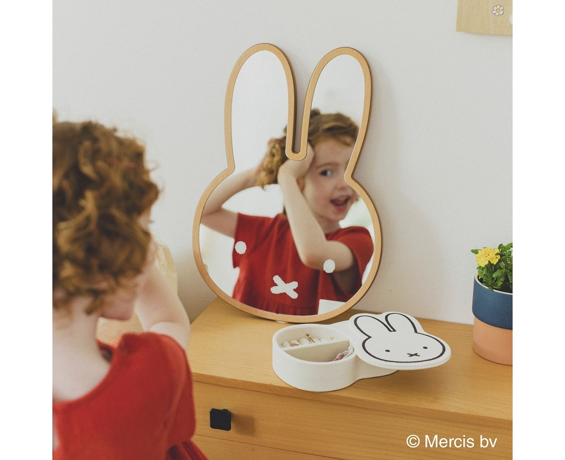 ミッフィー× studio CLIPのコラボアイテムが素朴でかわいい…！ 顔型