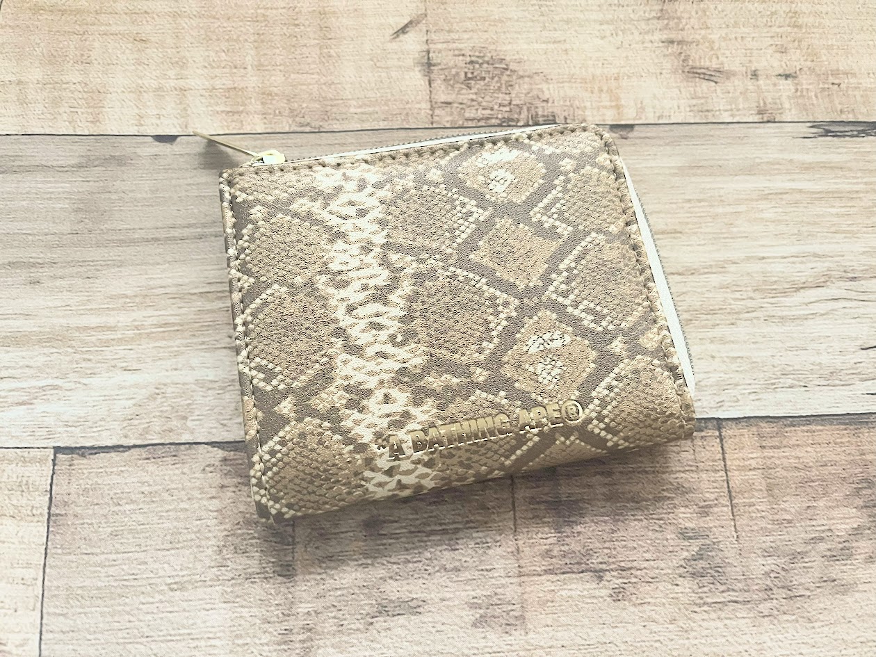 縁起のいいヘビ柄でA BATHING APEのミニ財布って最強じゃん🦍 『smart