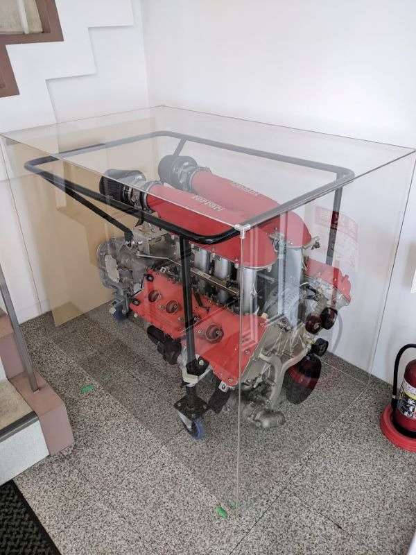 オーダーメイド アクリルケース】フェラーリ第2エンジン ディスプレイ