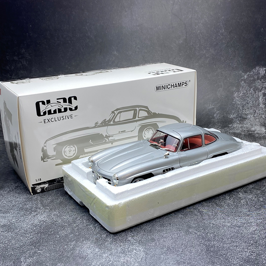 Minichamps Diecast model 1:18 300SL W198 1954 Classic classic car