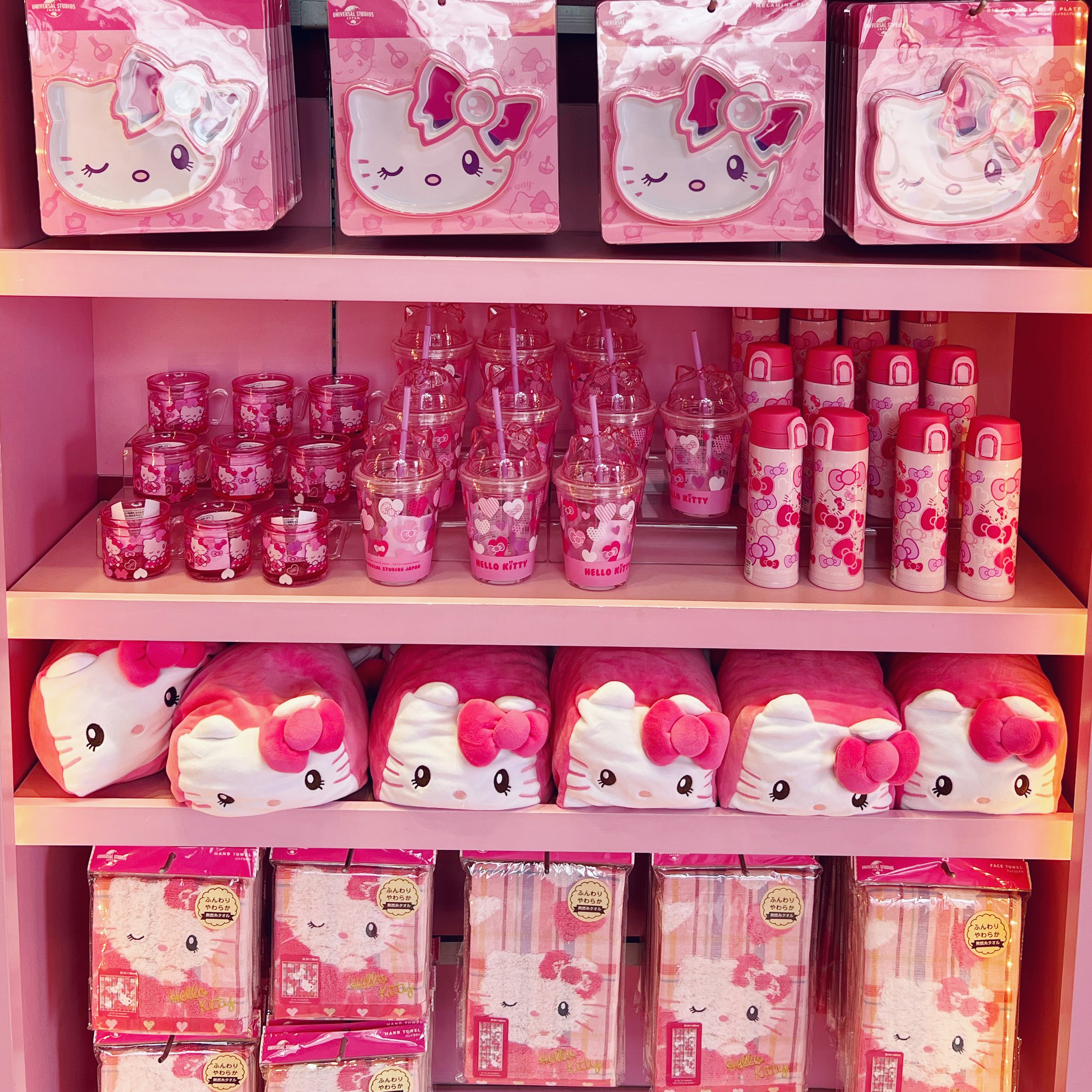 大阪】ユニバ💖ハローキティ＆セサミグッズ⭐️ | Trip.com 大阪