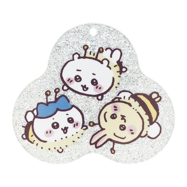 SUPPA…!!”「ちいかわ」肉詰めハチワレもカプセルトイに♪ ラメアクキー