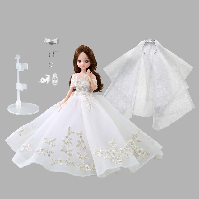 リカちゃん」憧れのウェディングドレス！ 左手薬指には指輪♪ 「ハツコ