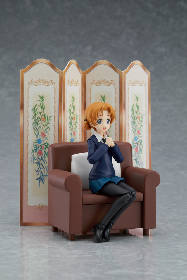 ガルパン」戦場でも紅茶を嗜む淑女・ダージリン＆オレンジペコがセット