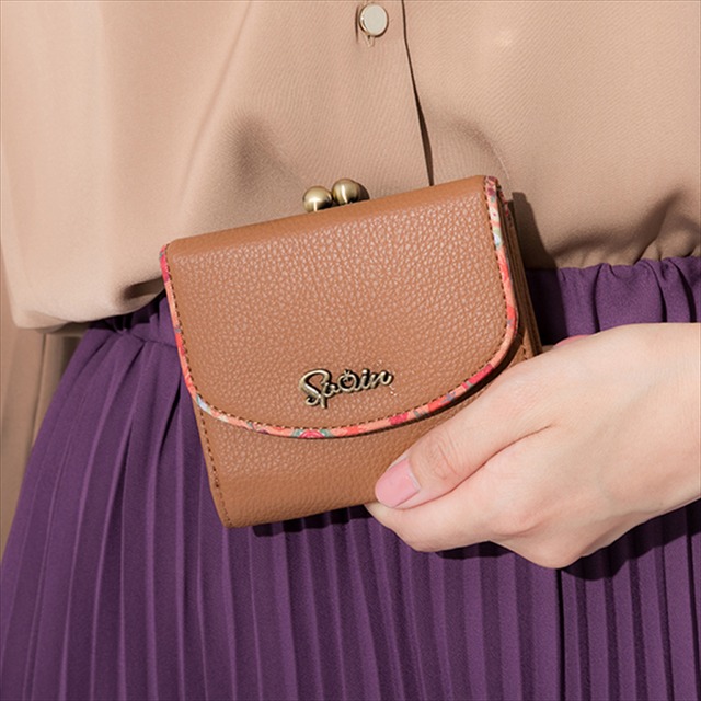 ヘタリア」腕時計＆バッグ＆ミニ財布に新ラインナップ！白旗をあげ