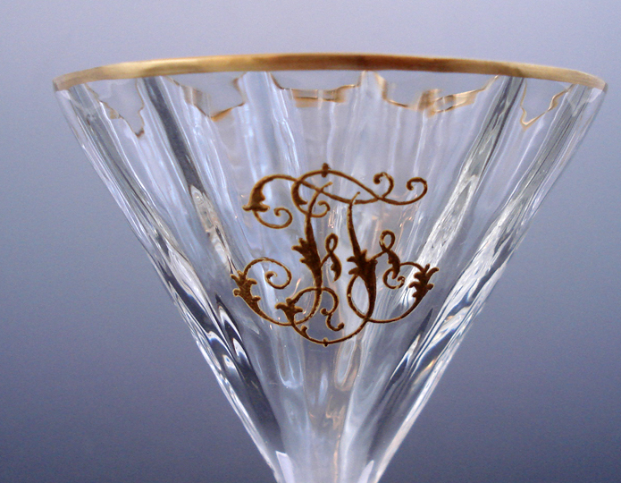 ドーム・ナンシー「イニシャル入り金彩グラス」《アンティックかとう》