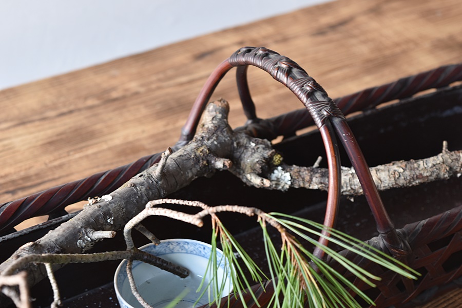 竹旬斎 竹花籠 竹籠花入 共の落とし付き 在銘 - 生活骨董と古布の