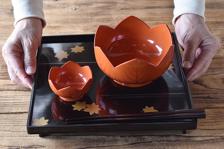 天然木製漆塗 輪島塗 朱塗り 花形鉢 刺身皿 小鉢 - 生活骨董と古布の