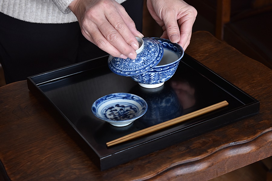 古伊万里草花渦福文蓋付茶碗 - 生活骨董と古布のアンティークショップ