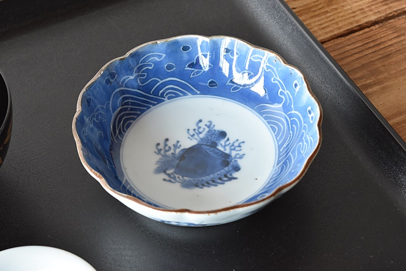 古伊万里 染付 海貝 波千鳥 墨弾き 輪花型 なます皿 - 生活骨董と古布