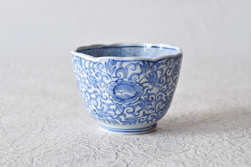 伊万里 染付 花唐草 輪花型 向付 蕎麦猪口 - 生活骨董と古布の