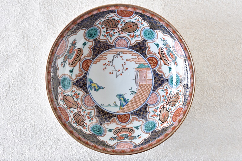 大聖寺伊万里金襴手百花繚乱花籠に蝶の図8寸半皿E397AS-COa