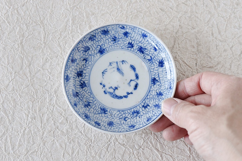 古伊万里 染付 微塵唐草 成化年製文 小皿 - 生活骨董と古布の