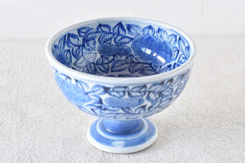 伊万里 染付 線描き 牡丹 唐草 盃洗 - 生活骨董と古布のアンティーク