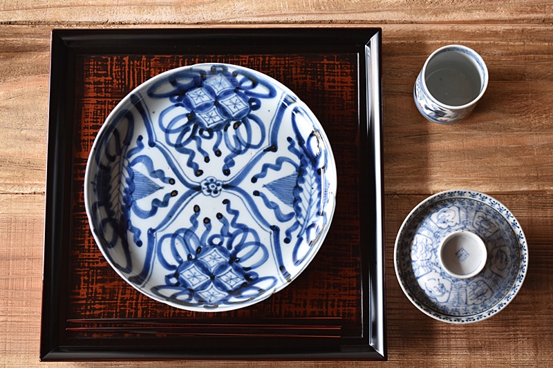 古伊万里 染付 宝尽くし 七寸皿 - 生活骨董と古布のアンティーク