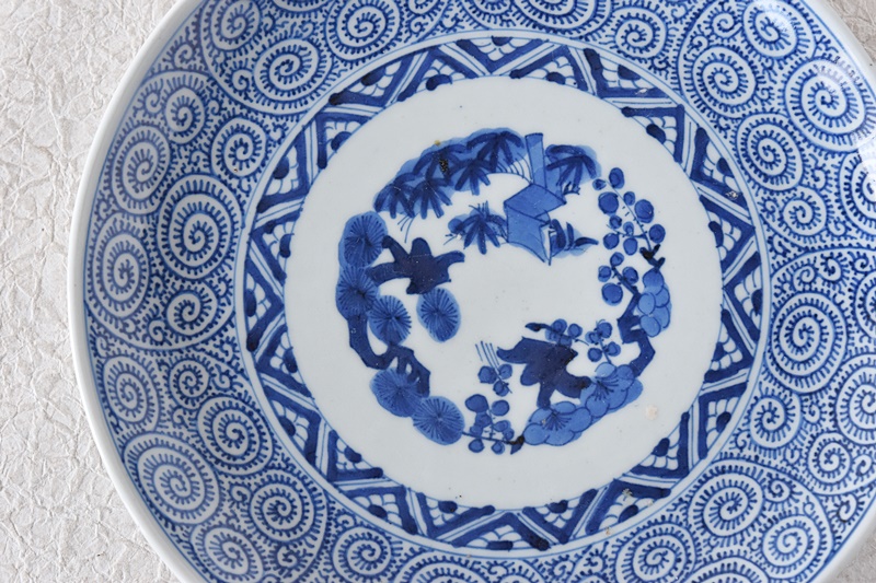 古伊万里 染付 蛸唐草 松竹梅 成化年製文 八寸皿 - 生活骨董と古布の