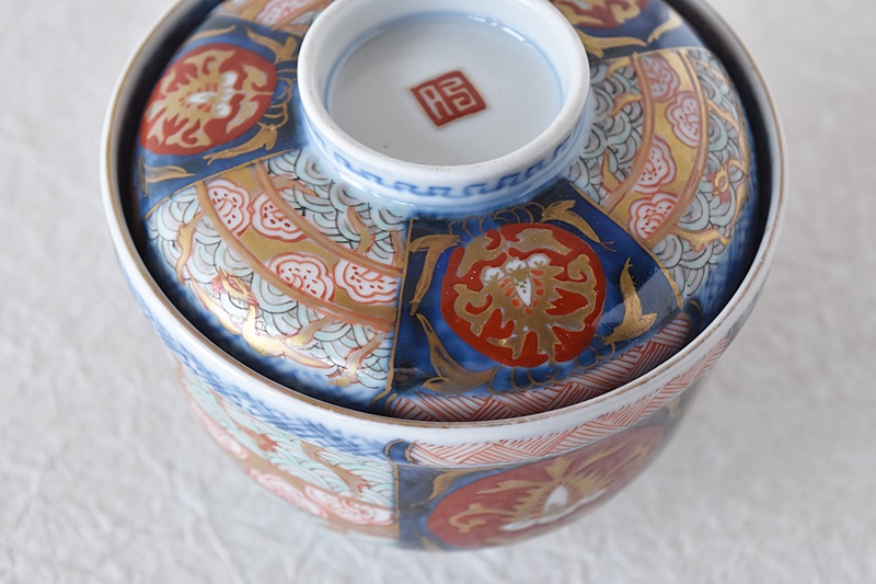 伊万里 色絵 書き分け花と青海波 蓋付丼型 煮物碗 茶碗 蓋茶碗 - 生活