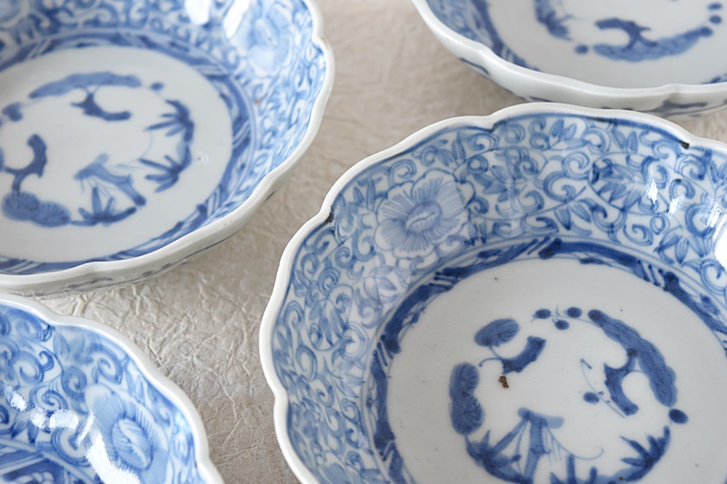 古伊万里 染付 花唐草 松竹梅 線描き 輪花型 膾皿 - 生活骨董と古布の